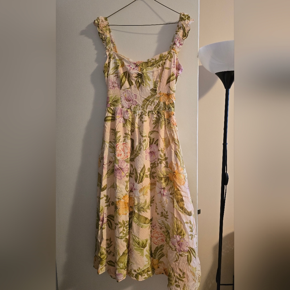 🏵Antropologie Guess Pink Floral Top with Olive Green Accents